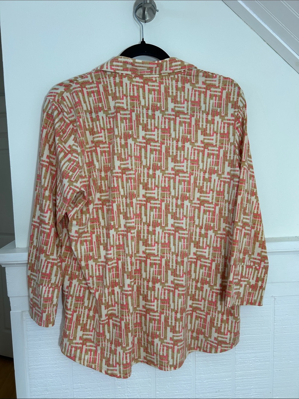 J McLaughlin Button Down Collared Blouse, Pink & Tan size Large - Picture 5 of 7